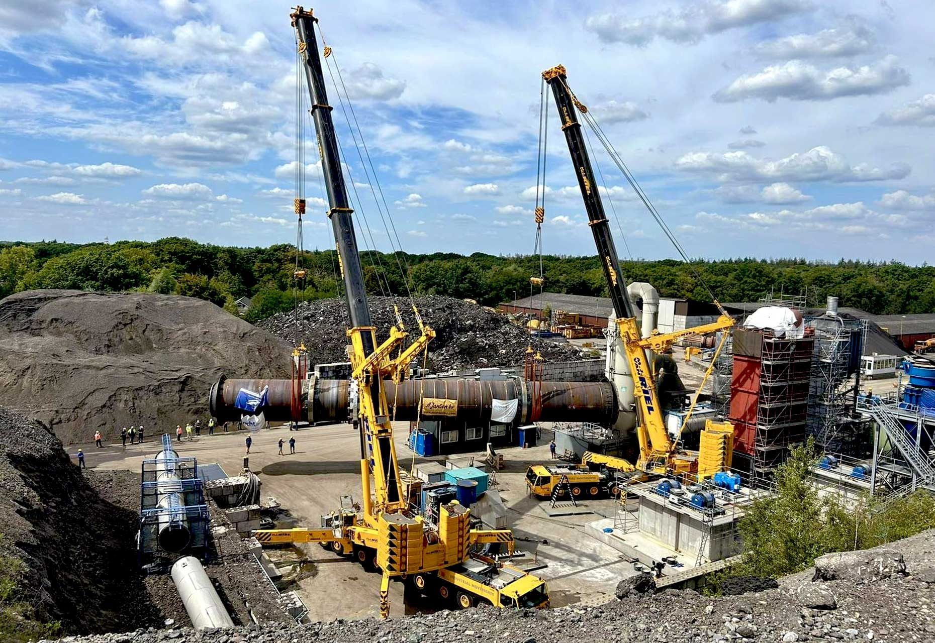 Successful lifting and transport project in Son with 700-tonne telescopic cranes